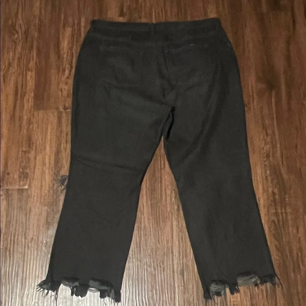 Size 32 Maggie Distressed Black Women Jeans - Picture 10 of 12